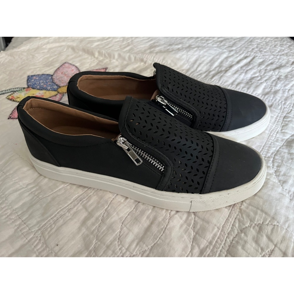 DV Dolce Vita Ariday Black Perforated Zip Slip On Sneakers Womens 8
